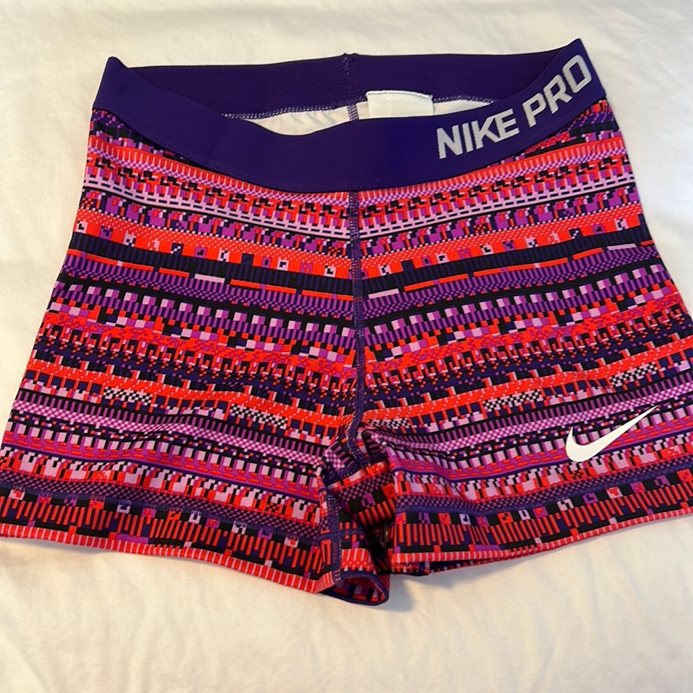 Nike Pros purple patterned
